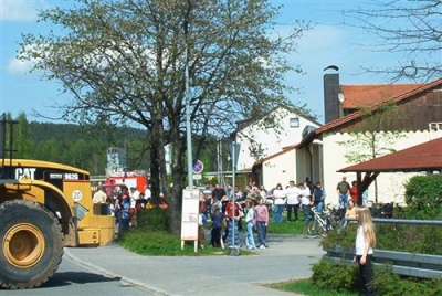 Maibaumaufstellen 01.05.2002_4
