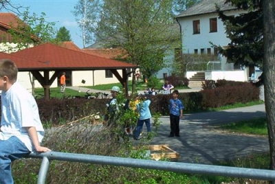 Maibaumaufstellen 01.05.2002_13