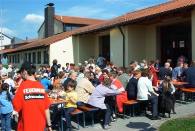 Maibaumaufstellen 01.05.2002_16